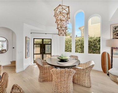 412 Acacia Avenue - Photo Thumbnail 10