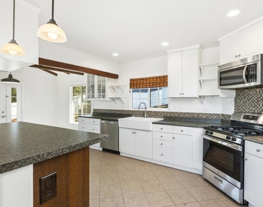 835 Barsby St - Photo Thumbnail 7