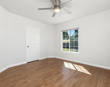 835 Barsby St - Photo Thumbnail 18