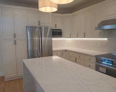 523 Lancaster Way - Photo Thumbnail 16