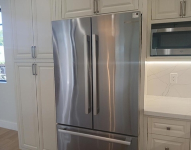 523 Lancaster Way - Photo Thumbnail 10