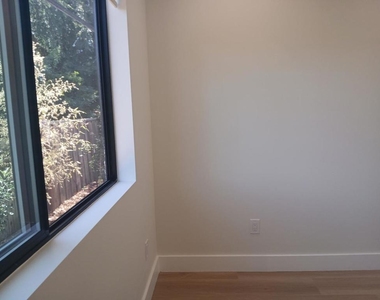 523 Lancaster Way - Photo Thumbnail 28
