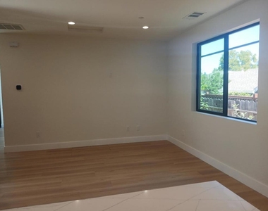 523 Lancaster Way - Photo Thumbnail 20