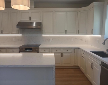 523 Lancaster Way - Photo Thumbnail 14