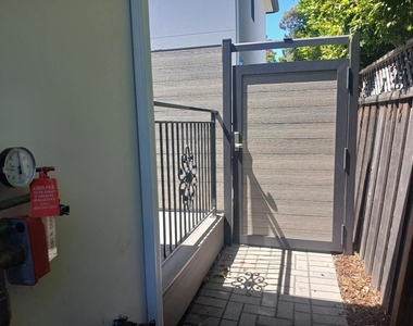 523 Lancaster Way - Photo Thumbnail 36