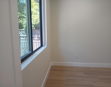 523 Lancaster Way - Photo Thumbnail 31