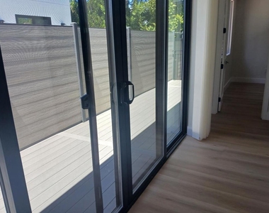 523 Lancaster Way - Photo Thumbnail 7