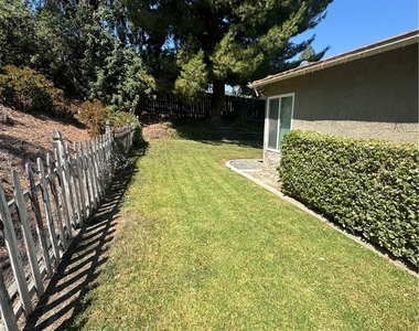 2152 Trafalgar Avenue - Photo Thumbnail 16
