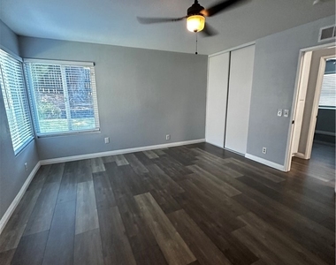 2152 Trafalgar Avenue - Photo Thumbnail 10