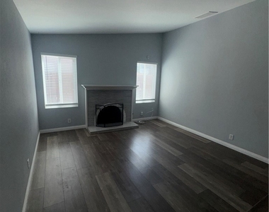2152 Trafalgar Avenue - Photo Thumbnail 3