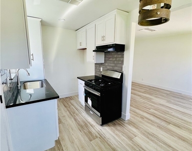 425 Grand Ave - Photo Thumbnail 6
