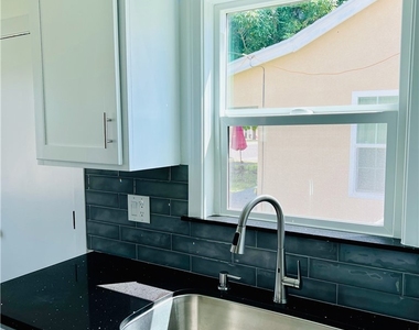 425 Grand Ave - Photo Thumbnail 8