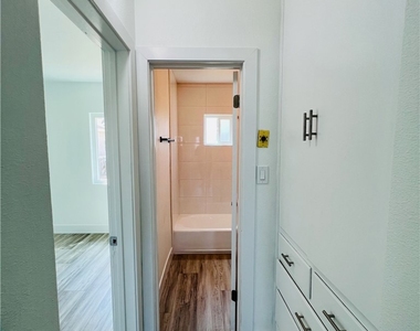 425 Grand Ave - Photo Thumbnail 13
