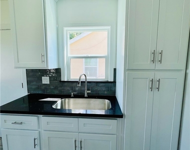 425 Grand Ave - Photo Thumbnail 10