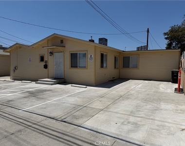 835 Pepper Way - Photo Thumbnail 16