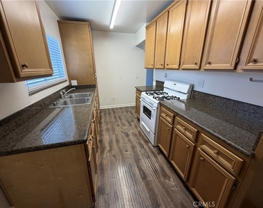 835 Pepper Way - Photo Thumbnail 11