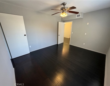 835 Pepper Way - Photo Thumbnail 8
