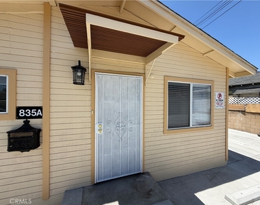 835 Pepper Way - Photo Thumbnail 2