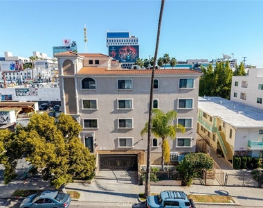 1466 Tamarind Avenue - Photo Thumbnail 17