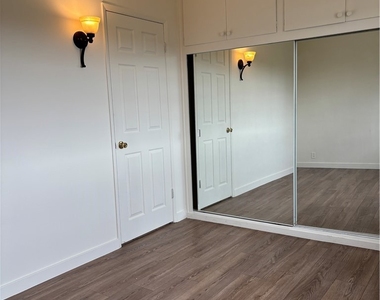 7224 1/4 Florence Avenue - Photo Thumbnail 14
