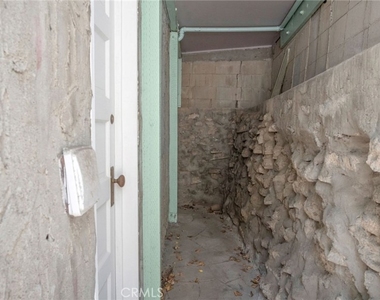 2620 Commodore - Photo Thumbnail 19