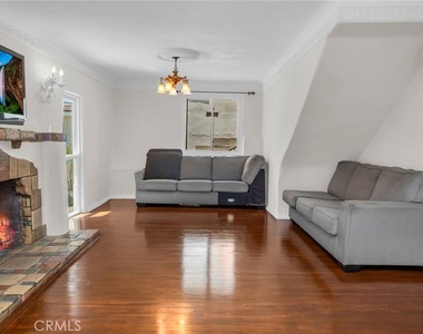 2620 Commodore - Photo Thumbnail 1
