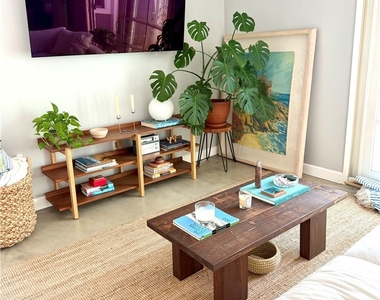 1820 1/2 S Wooster Street - Photo Thumbnail 3