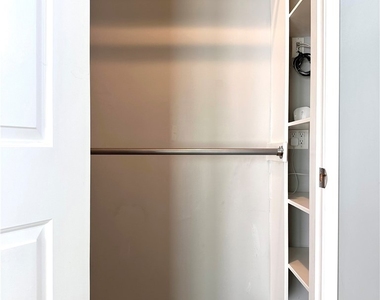 1820 1/2 S Wooster Street - Photo Thumbnail 6