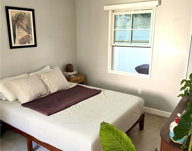 1820 1/2 S Wooster Street - Photo Thumbnail 5