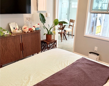 1820 1/2 S Wooster Street - Photo Thumbnail 27