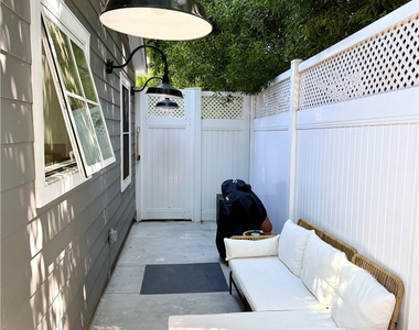 1820 1/2 S Wooster Street - Photo Thumbnail 18