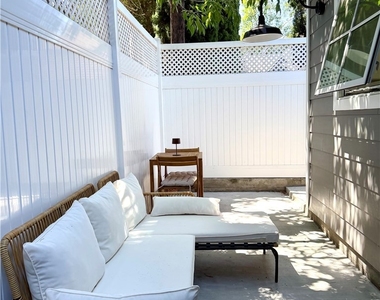 1820 1/2 S Wooster Street - Photo Thumbnail 17