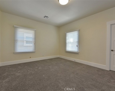 470 W Center Street - Photo Thumbnail 9