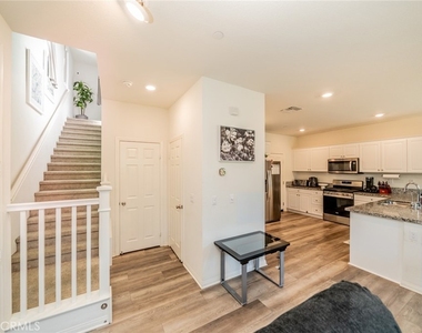 1617 Honeysuckle Place - Photo Thumbnail 9