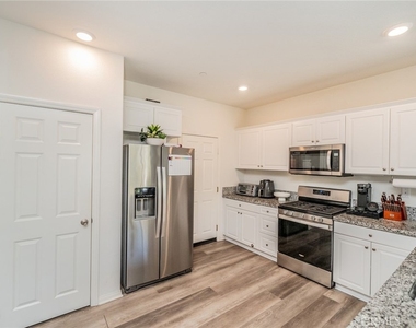 1617 Honeysuckle Place - Photo Thumbnail 2