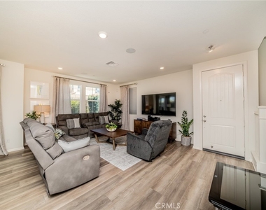 1617 Honeysuckle Place - Photo Thumbnail 7