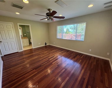 21015 Cantel - Photo Thumbnail 10