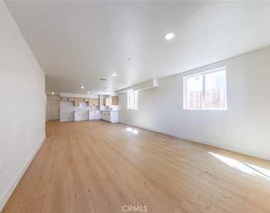1654 Murchison Street - Photo Thumbnail 22