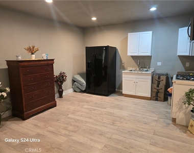 11507 Swinton Avenue - Photo Thumbnail 3