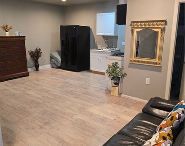 11507 Swinton Avenue - Photo Thumbnail 1