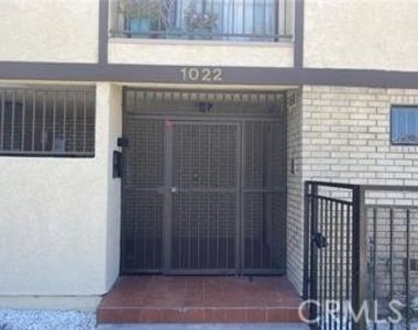 1022 Irving Avenue - Photo Thumbnail 1