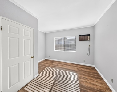 3227 E Del Mar - Photo Thumbnail 11