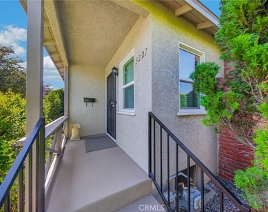 3227 E Del Mar - Photo Thumbnail 2