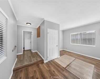 3227 E Del Mar - Photo Thumbnail 10