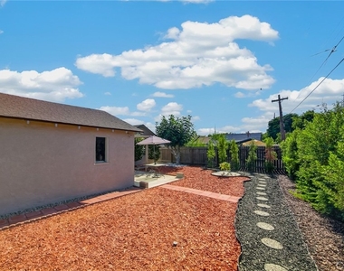 3227 E Del Mar - Photo Thumbnail 17