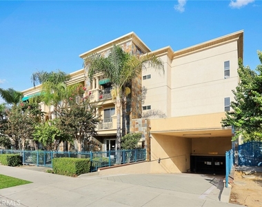 208 N Lincoln Avenue - Photo Thumbnail 1