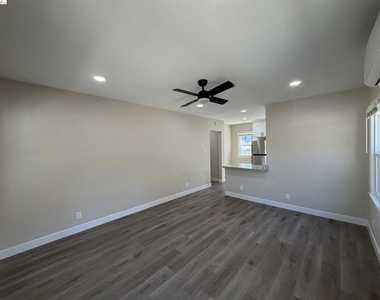 1225 Pine St - Photo Thumbnail 13
