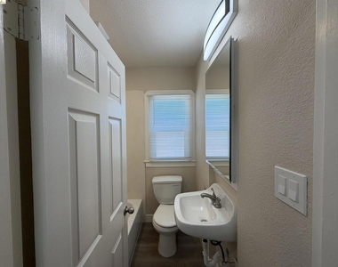 1225 Pine St - Photo Thumbnail 8