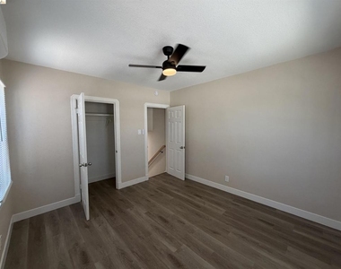 1225 Pine St - Photo Thumbnail 2