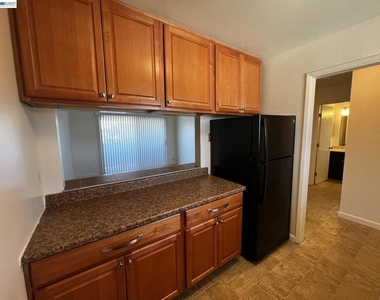 36976 Mulberry St - Photo Thumbnail 3
